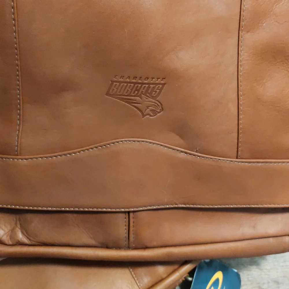 Leather Vachetta Porthole 17" Laptop NBA Charlotte Bobcats Tan Messenger/Brief… - Picture 3 of 6